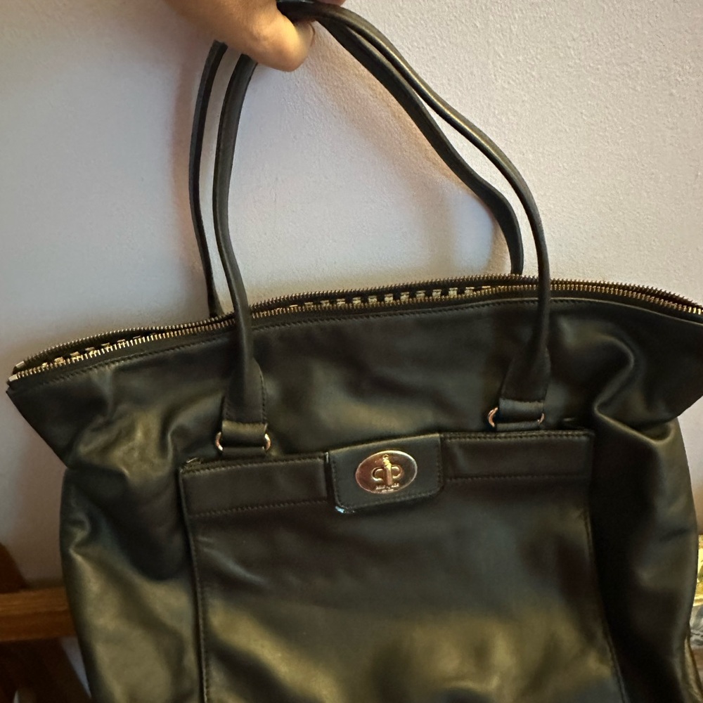 Kate Spade Black Shoulder Bag kept in dust bag